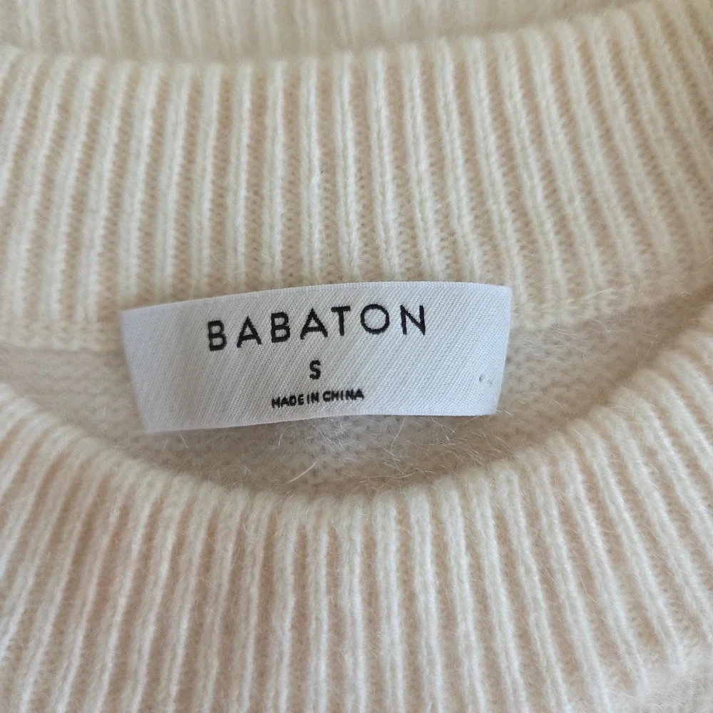 Babaton Aritzia Wool Cashmere Blend Sweater Cream Crew Neck S Coquette Relaxed